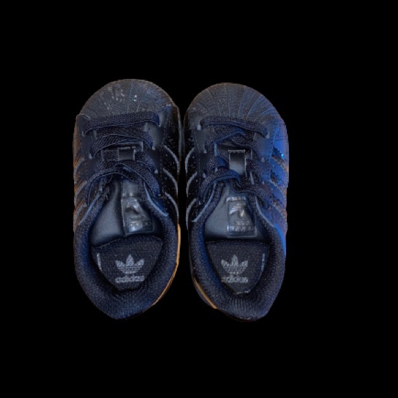 Five pairs of 4c baby shoes. - Picture 5 of 7